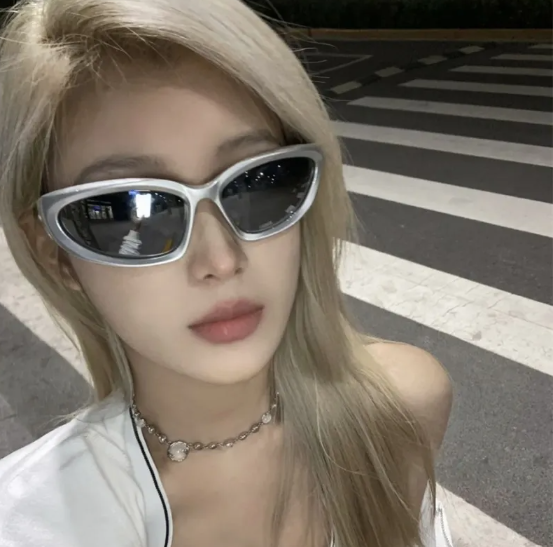 Retro Punk Hot-Look Sunglasses